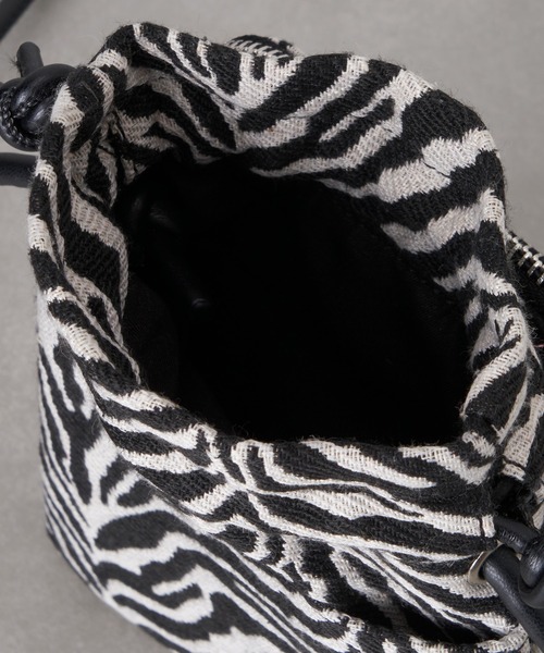 CIAOPANIC TYPY（チャオパニックティピー）の「ダブルポケット巾着ポシェット（ショルダーバッグ・レディース・ホワイト/シルバー/ブラウン・ONE SIZE）」の12枚目の写真