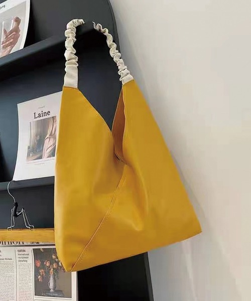 CORNERS（コーナーズ）の「ポーチ付きフェイクレザー配色バッグ（トートバッグ・レディース・ブラック/ブラウン/グリーン/アイボリー/マスタード・FREE）」の6枚目の写真