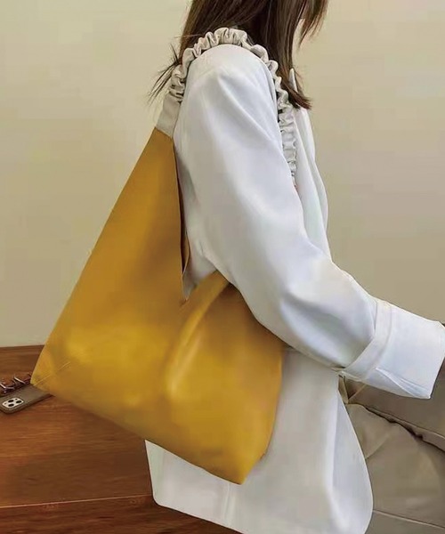 CORNERS（コーナーズ）の「ポーチ付きフェイクレザー配色バッグ（トートバッグ・レディース・ブラック/ブラウン/グリーン/アイボリー/マスタード・FREE）」の13枚目の写真