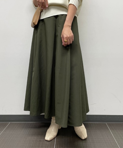 LOUNGEDRESS（ラウンジドレス）の「【再登場】タフタフレアスカート（スカート・レディース・ブラック/カーキ/アイボリー/チャコールグレー/オフホワイト・FREE）」の7枚目の写真