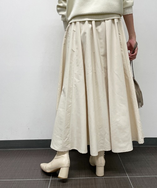 LOUNGEDRESS（ラウンジドレス）の「【再登場】タフタフレアスカート（スカート・レディース・ブラック/カーキ/アイボリー/チャコールグレー/オフホワイト・FREE）」の13枚目の写真