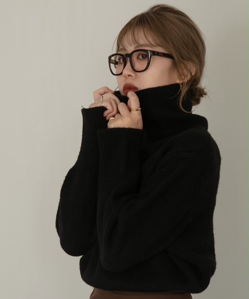 Amiur(エミレ)の「high neck chewy knit(ニット/セーター・レディース・ベージュ/ブラウン/ブラック・FREE)」の2枚目の写真