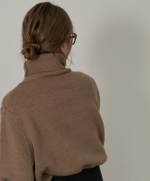 Amiur(エミレ)の「high neck chewy knit(ニット/セーター・レディース・ベージュ/ブラウン/ブラック・FREE)」の21枚目の写真