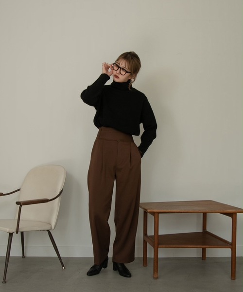 Amiur(エミレ)の「high neck chewy knit(ニット/セーター・レディース・ベージュ/ブラウン/ブラック・FREE)」の5枚目の写真