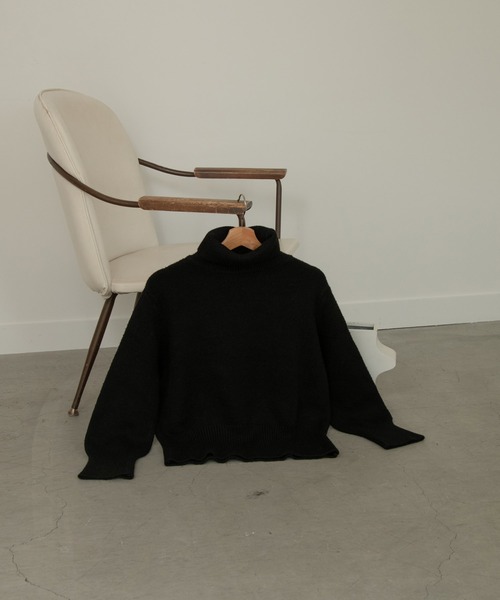 Amiur(エミレ)の「high neck chewy knit(ニット/セーター・レディース・ベージュ/ブラウン/ブラック・FREE)」の17枚目の写真