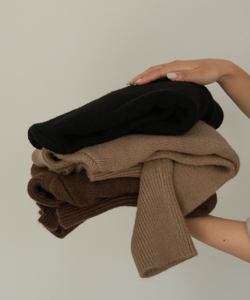 Amiur(エミレ)の「high neck chewy knit(ニット/セーター・レディース・ベージュ/ブラウン/ブラック・FREE)」の16枚目の写真