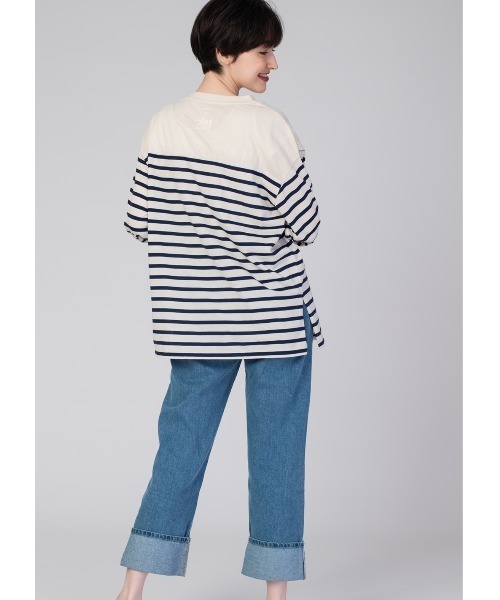 Design Tshirts Store graniph（デザイン　ティーシャツ　ストア　グラニフ）の「スタンド(エリック カール)｜コラボボーダー長袖Tシャツ（Tシャツ/カットソー・レディース・ナチュラル・FREE）」の9枚目の写真