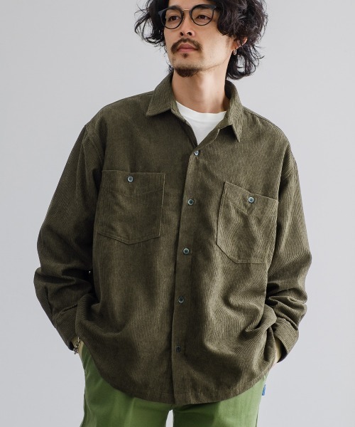 SIDEWAY STANCE（サイドウェイスタンス）の「【SIDEWAY STANCE】コーデュロイ ワイド ワークシャツ（シャツ/ブラウス・メンズ・ベージュ/カーキ/バーガンディー/ホワイト/ブルー・LARGE/MEDIUM）」の4枚目の写真