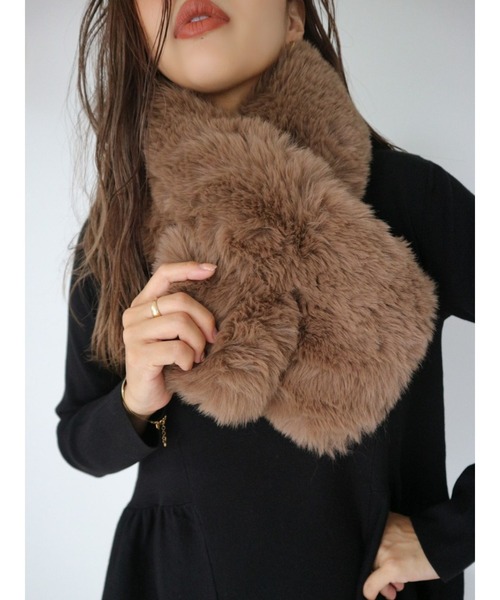 TRUNC（トランクエイティーエイト）の「Fluffy Snood（ネックウォーマー/スヌード・レディース・ブラック/ブラウン・FREE）」の9枚目の写真