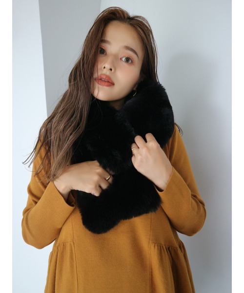 TRUNC（トランクエイティーエイト）の「Fluffy Snood（ネックウォーマー/スヌード・レディース・ブラック/ブラウン・FREE）」の8枚目の写真