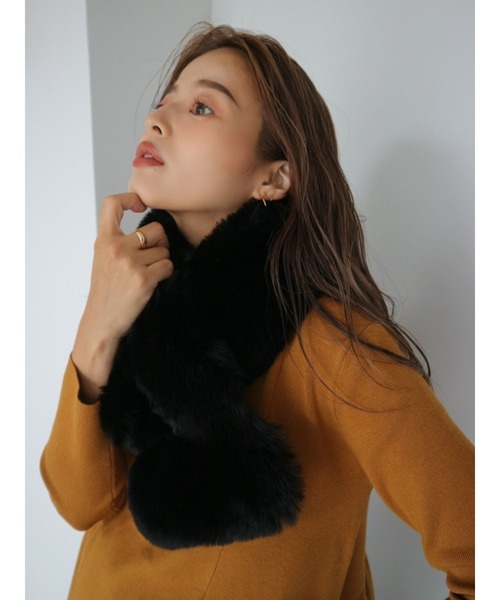 TRUNC（トランクエイティーエイト）の「Fluffy Snood（ネックウォーマー/スヌード・レディース・ブラック/ブラウン・FREE）」の17枚目の写真