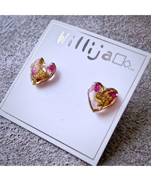 tone(トーン)の「【Willija】金属アレルギー対応《葉重》花びらと金箔のハートピアス(MA)(ピアス(両耳用)・レディース・ホワイト/ローズ/ブルー系その他/ネイビー/オレンジ/グリーン/ブルー系2/グリーン系2/パープル/オレンジ系2/ピンク系2/レッド・FREE)」の8枚目の写真