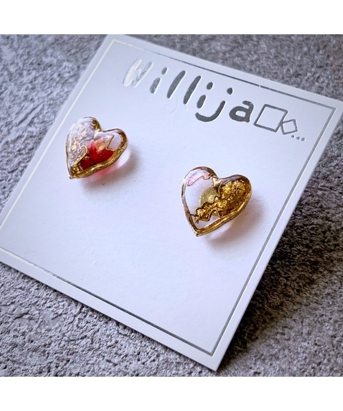 tone(トーン)の「【Willija】金属アレルギー対応《葉重》花びらと金箔のハートピアス(MA)(ピアス(両耳用)・レディース・ホワイト/ローズ/ブルー系その他/ネイビー/オレンジ/グリーン/ブルー系2/グリーン系2/パープル/オレンジ系2/ピンク系2/レッド・FREE)」の9枚目の写真