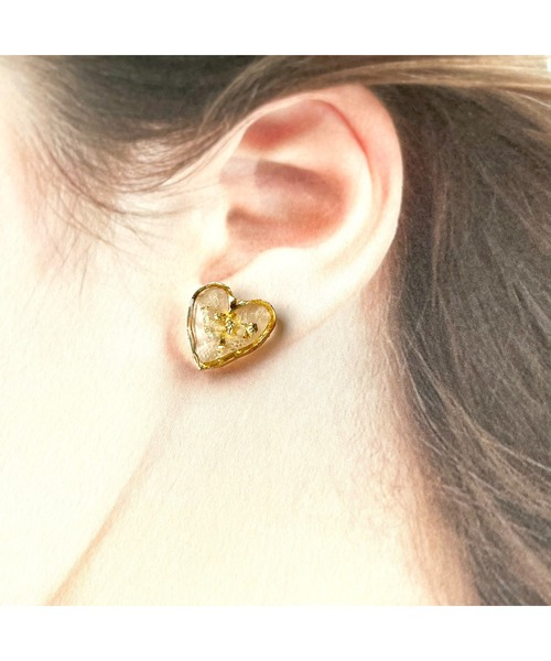 tone(トーン)の「【Willija】金属アレルギー対応《葉重》花びらと金箔のハートピアス(MA)(ピアス(両耳用)・レディース・ホワイト/ローズ/ブルー系その他/ネイビー/オレンジ/グリーン・FREE)」の18枚目の写真