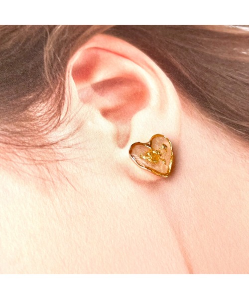 tone(トーン)の「【Willija】金属アレルギー対応《葉重》花びらと金箔のハートピアス(MA)(ピアス(両耳用)・レディース・ホワイト/ローズ/ブルー系その他/ネイビー/オレンジ/グリーン・FREE)」の19枚目の写真