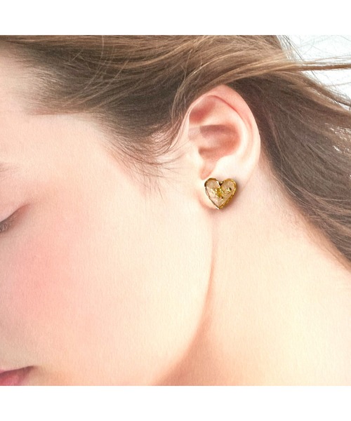 tone(トーン)の「【Willija】金属アレルギー対応《葉重》花びらと金箔のハートピアス(MA)(ピアス(両耳用)・レディース・ホワイト/ローズ/ブルー系その他/ネイビー/オレンジ/グリーン・FREE)」の20枚目の写真