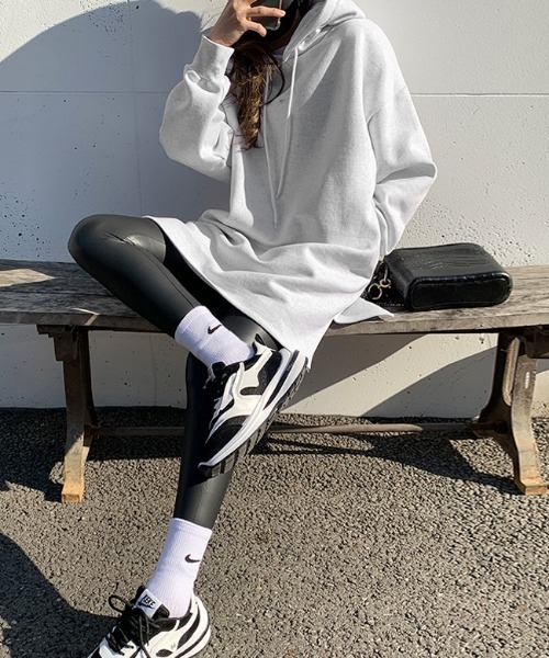 NANING9（ナンニング）の「NANING9 オーバーサイズロングパーカー（パーカー・レディース・ホワイト/ベージュ・FREE）」の11枚目の写真