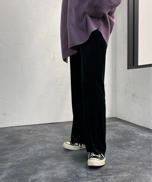 apres jour mignon(アプレジュールミニョン)の「センターシームベロアパンツ【ZOZOTOWN限定アイテム】(その他パンツ・レディース・ダークブルー/パープル/ブラック・X-LARGE/SMALL/MEDIUM)」の4枚目の写真