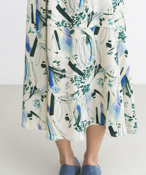 URBAN RESEARCH ROSSO(アーバンリサーチロッソ)の「アートプリントスカート(スカート・レディース・ブルー系その他/オレンジ系その他・FREE)」の5枚目の写真