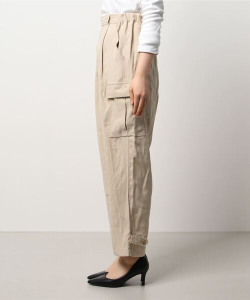 refinedworks（リファインドワークス）の「RTツイル裾タブパンツ（その他パンツ・レディース・ネイビー/ベージュ/カーキ・FREE）」の4枚目の写真