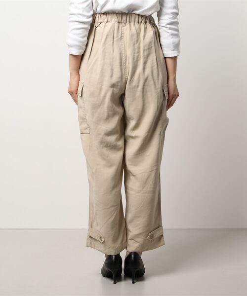 refinedworks（リファインドワークス）の「RTツイル裾タブパンツ（その他パンツ・レディース・ネイビー/ベージュ/カーキ・FREE）」の6枚目の写真