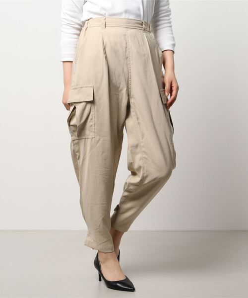 refinedworks（リファインドワークス）の「RTツイル裾タブパンツ（その他パンツ・レディース・ネイビー/ベージュ/カーキ・FREE）」の7枚目の写真