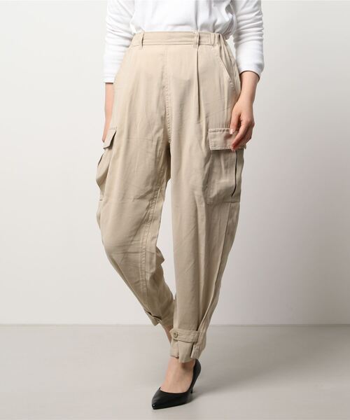 refinedworks（リファインドワークス）の「RTツイル裾タブパンツ（その他パンツ・レディース・ネイビー/ベージュ/カーキ・FREE）」の5枚目の写真