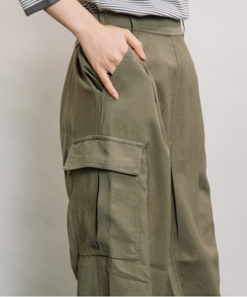 refinedworks（リファインドワークス）の「RTツイル裾タブパンツ（その他パンツ・レディース・ネイビー/ベージュ/カーキ・FREE）」の9枚目の写真