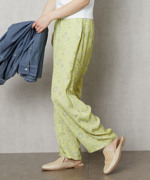 FREAK'S STORE（フリークスストア）の「▽【WEB限定】フラワープリントイージーパンツ（その他パンツ・レディース・ブラック/イエロー/ブルー・SMALL/MEDIUM）」の11枚目の写真