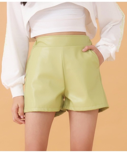 ANAP GiRL（アナップガール）の「フェイクレザーショートパンツ
