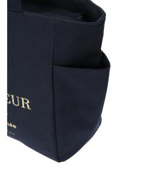 Maison de FLEUR(メゾンドフルール)の「サイドポケットMトートバッグ(トートバッグ・レディース・ブラック/ネイビー・FREE)」の12枚目の写真