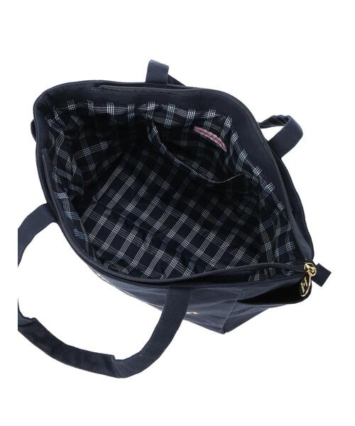 Maison de FLEUR(メゾンドフルール)の「サイドポケットMトートバッグ(トートバッグ・レディース・ブラック/ネイビー・FREE)」の16枚目の写真