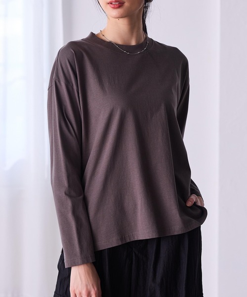 RANAN(ラナン)の「〈Beautiful Cotton 綿100%〉UVカット/接触冷感 モックネックTシャツ 長袖(Tシャツ/カットソー・レディース・ラベンダー/ネイビー/チャコール/グリーン/カーキ/ダークブルー/ベージュ/ブラック/モカ/オフホワイト/ライトグレー/ボルドー/オレンジ系/グリーン系その他/ダークブラウン/ブラウン系/パープル/イエロー/その他・LL/S/L/M)」の4枚目の写真