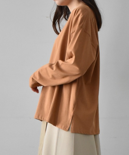 RANAN(ラナン)の「〈Beautiful Cotton 綿100%〉UVカット/接触冷感 モックネックTシャツ 長袖(Tシャツ/カットソー・レディース・ラベンダー/ネイビー/チャコール/グリーン/カーキ/ダークブルー/ベージュ/ブラック/モカ/オフホワイト/ライトグレー/ボルドー/オレンジ系/グリーン系その他/ダークブラウン/ブラウン系/パープル/イエロー/その他・LL/S/L/M)」の6枚目の写真