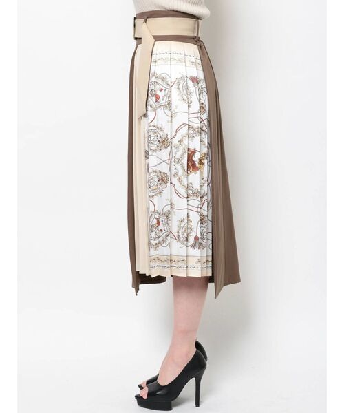 RESEXXY(リゼクシー)の「スカーフプリーツスカート(スカート・レディース・アイボリー/ネイビー/ブラウン・FREE)」の21枚目の写真