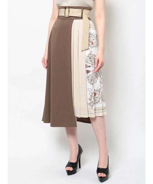 RESEXXY(リゼクシー)の「スカーフプリーツスカート(スカート・レディース・アイボリー/ネイビー/ブラウン・FREE)」の5枚目の写真