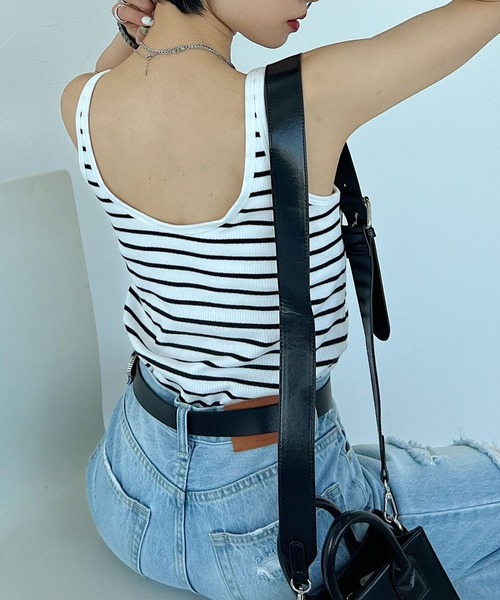 PAGEBOY(ページボーイ)の「バックオープンカップタンク(タンクトップ・レディース・ブラック/オフホワイト/ホワイト×ブラック/ベージュ系その他・FREE)」の3枚目の写真