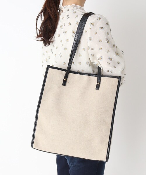 Ober Tashe(オーバータッシェ)の「パイピングA4トート(トートバッグ・レディース・ブラック系5/ブラック系8/ブラウン系6/ベージュ系8/ライトグリーン系・FREE)」の17枚目の写真