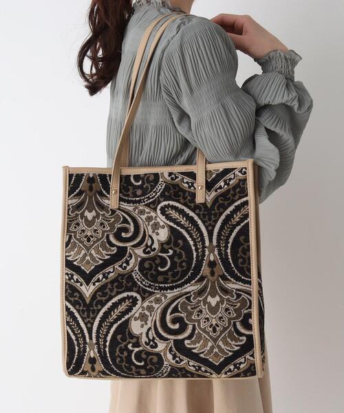 Ober Tashe(オーバータッシェ)の「パイピングA4トート(トートバッグ・レディース・ブラック系5/ブラック系8/ブラウン系6/ベージュ系8/ライトグリーン系・FREE)」の2枚目の写真