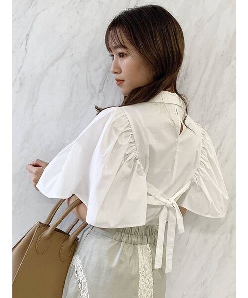 dazzlin（ダズリン）の「フレアスリーブショートシャツ（シャツ/ブラウス・レディース・オフホワイト/ブラック/ラベンダー・FREE）」の2枚目の写真