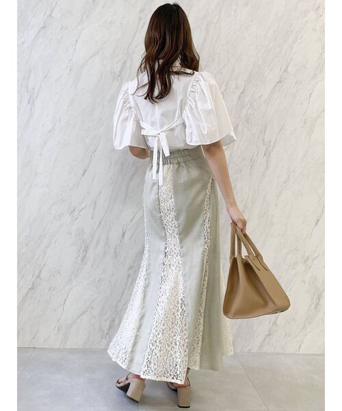 dazzlin（ダズリン）の「フレアスリーブショートシャツ（シャツ/ブラウス・レディース・オフホワイト/ブラック/ラベンダー・FREE）」の15枚目の写真