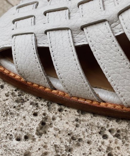 PASCUCCI(パスクッチ)の「PASCUCCI /838-CHIC / グルカサンダル(サンダル・レディース・アイボリー/ブラック・35/36/37/38/39)」の8枚目の写真