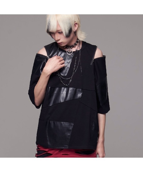 CIVARIZE(シヴァーライズ)の「『CIVARIZE/シヴァーライズ』PUレザー切り替えパッチワークショルダーZIPTシャツ(Tシャツ/カットソー・メンズ・ホワイト/ブラック・FREE)」の4枚目の写真