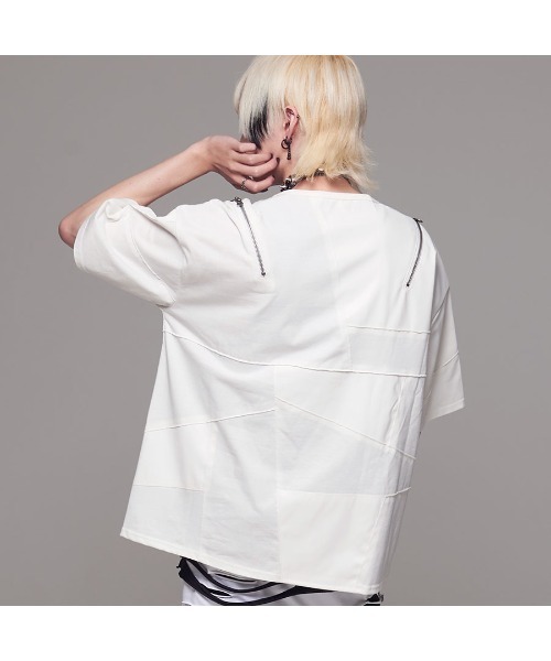 CIVARIZE(シヴァーライズ)の「『CIVARIZE/シヴァーライズ』PUレザー切り替えパッチワークショルダーZIPTシャツ(Tシャツ/カットソー・メンズ・ホワイト/ブラック・FREE)」の13枚目の写真