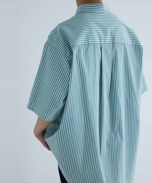 ADAM ET ROPE'(アダムエロペ)の「ビッグシルエット レギュラーカラー アソート 半袖シャツ(シャツ/ブラウス・メンズ・ベージュ系その他2/グリーン系その他/パープル系その他/ホワイト系その他4・L/M)」の14枚目の写真