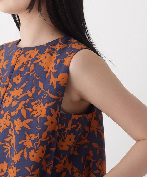 OPAQUE.CLIP（オペークドットクリップ）の「◆リネンライク モノトーンフラワープリントワンピース【WEB限定サイズ】（ワンピース・レディース・ネイビー系6/ブルー系/ワイン系1・40/38/42/36）」の10枚目の写真