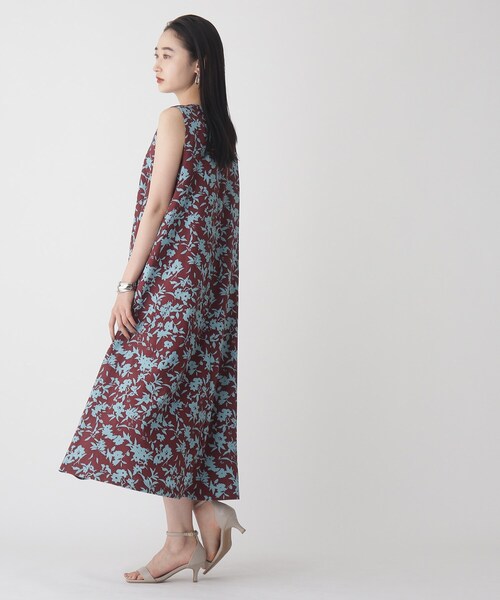 OPAQUE.CLIP（オペークドットクリップ）の「◆リネンライク モノトーンフラワープリントワンピース【WEB限定サイズ】（ワンピース・レディース・ネイビー系6/ブルー系/ワイン系1・40/38/42/36）」の13枚目の写真