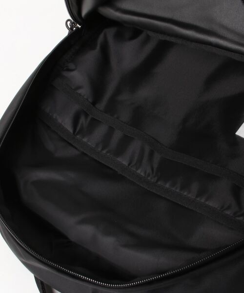 Timberland（ティンバーランド）の「アウトサイド インザシティ バックパック（バックパック/リュック・メンズ・ブラック/モスグリーン・FREE）」の5枚目の写真