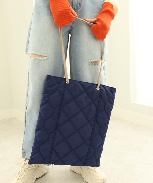 GeeRA（ジーラ）の「ナイロンキルティングトート（トートバッグ・レディース・アイボリー/ネイビー/ブラック/カーキ/グレー/ピンク・FREE）」の5枚目の写真