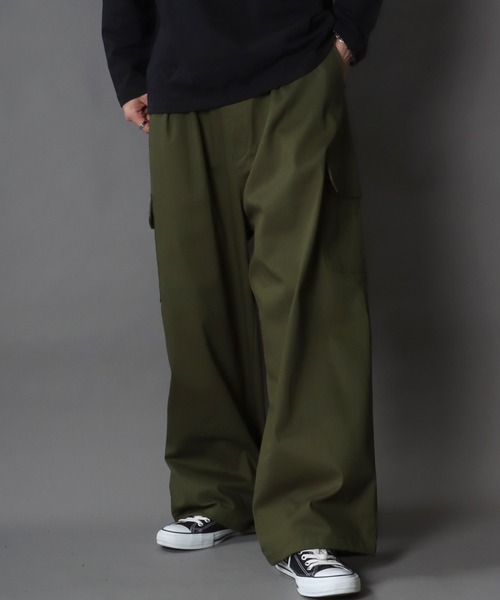 SITRY(シトリー)の「Heavy Twill Wide cargo Pants/ヘビーツイル タック ワイドカーゴ パンツ(カーゴパンツ・メンズ・カーキ/ブラック/ベージュ・M/L/LL)」の3枚目の写真